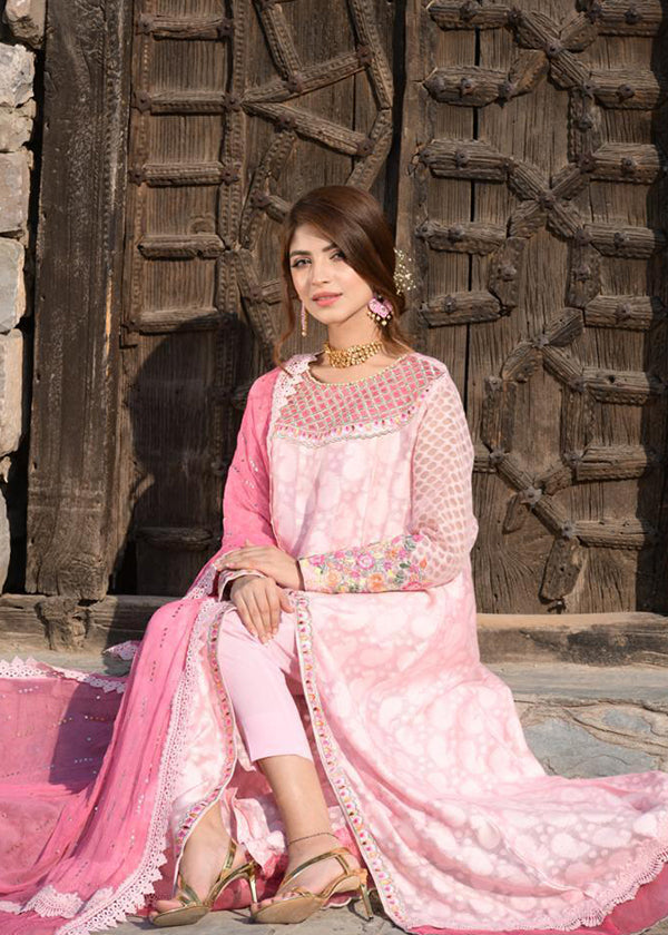 kinza hashmi pink dress In this beautiful dress by @shopatamnailyas @rehanmithanii