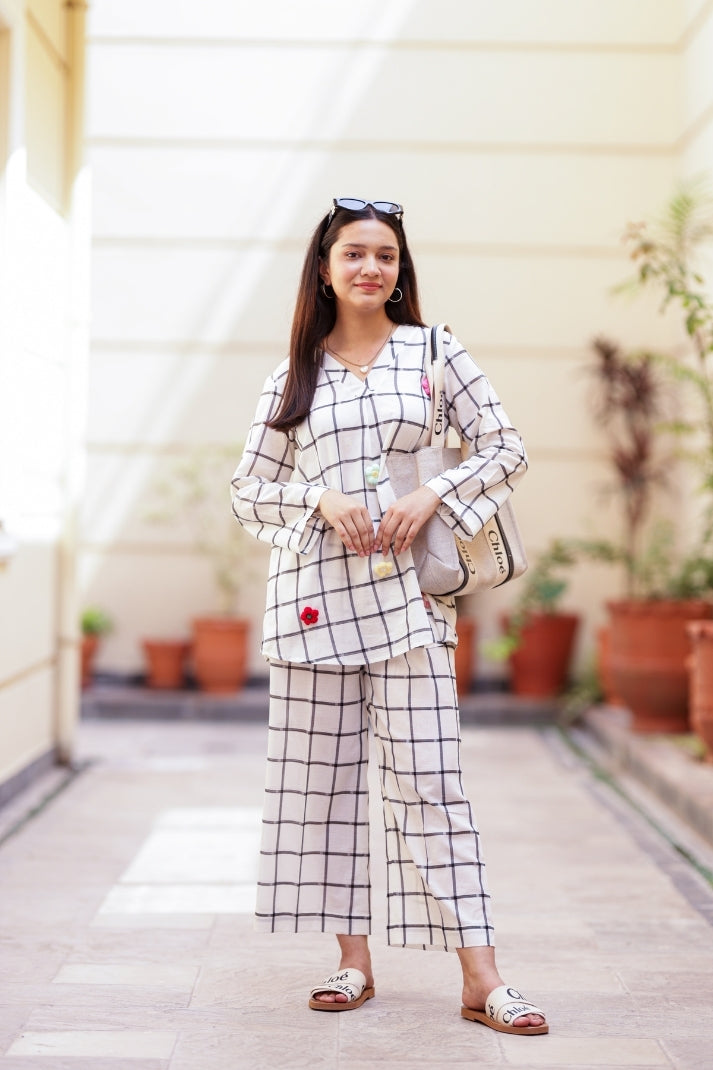 FLOWER GRID |KNOTTY & NICE| RJ’S PRET