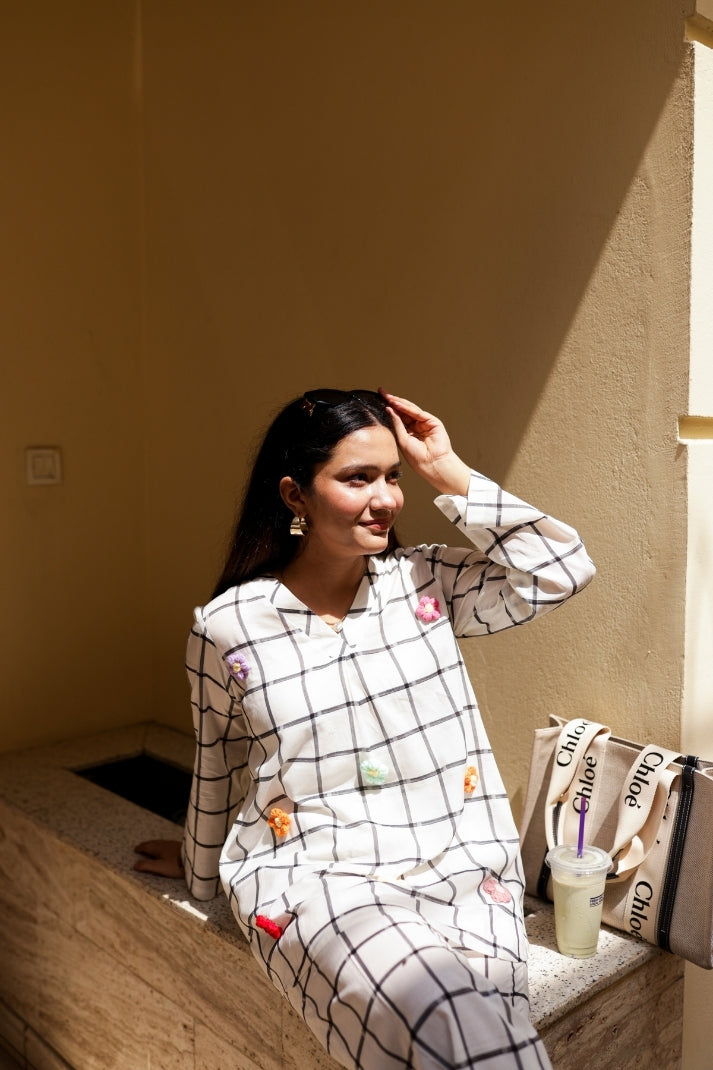 FLOWER GRID |KNOTTY & NICE| RJ’S PRET
