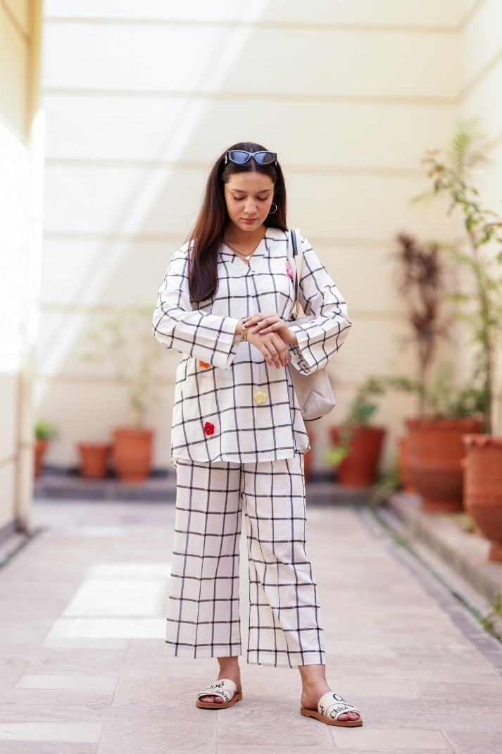 FLOWER GRID |KNOTTY & NICE| RJ’S PRET