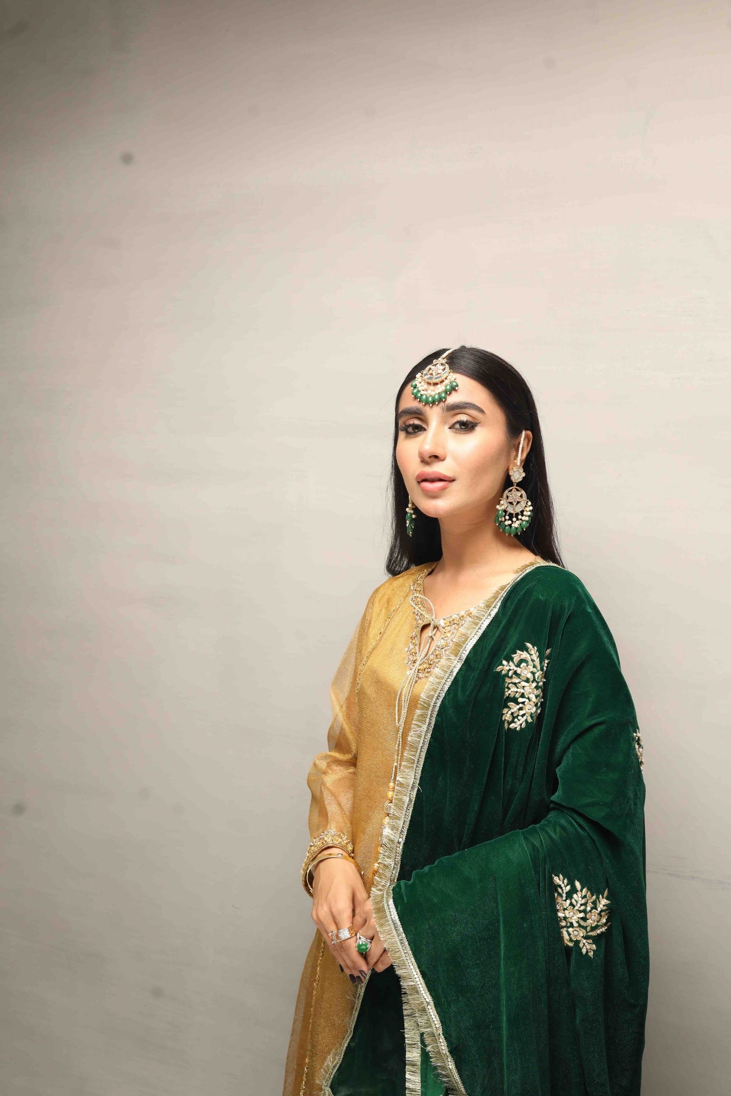 DEEP GREEN VELVET SHAWL | DUPATTA | RJ’S PRET