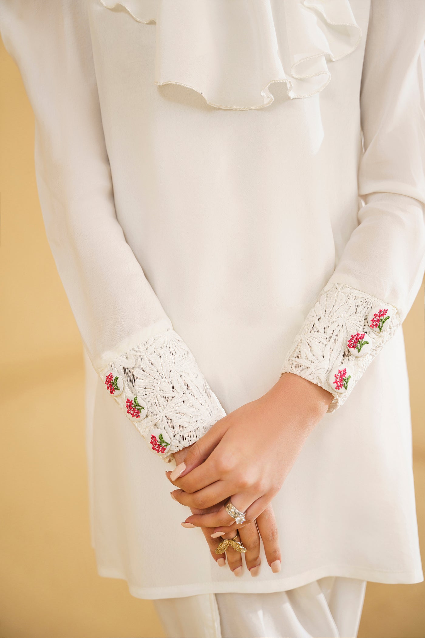 WHITE LINE | SOPHIE | RJ'S PRET