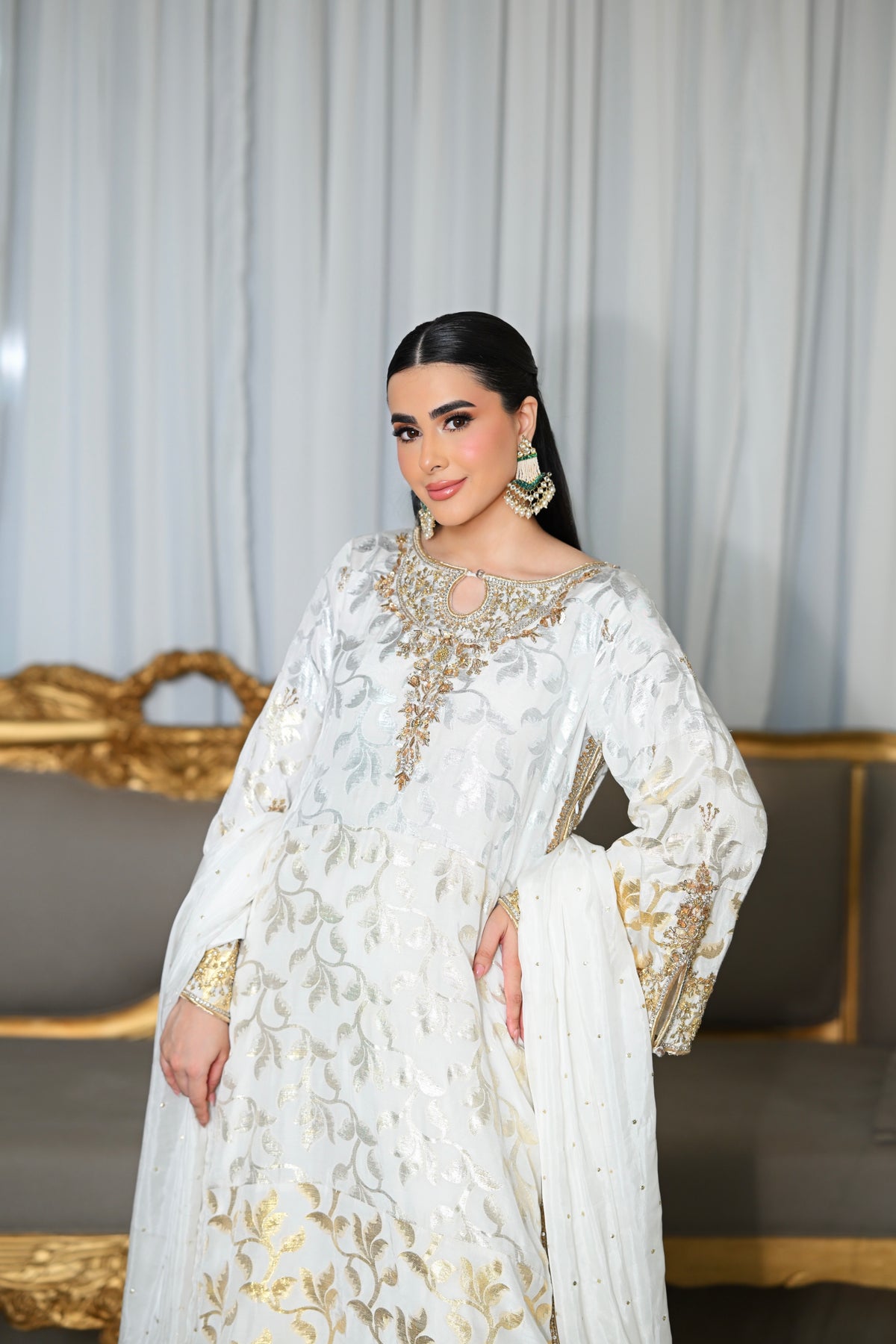 WHITE ROYALE | SHE REIGNS | RJ'S PRET