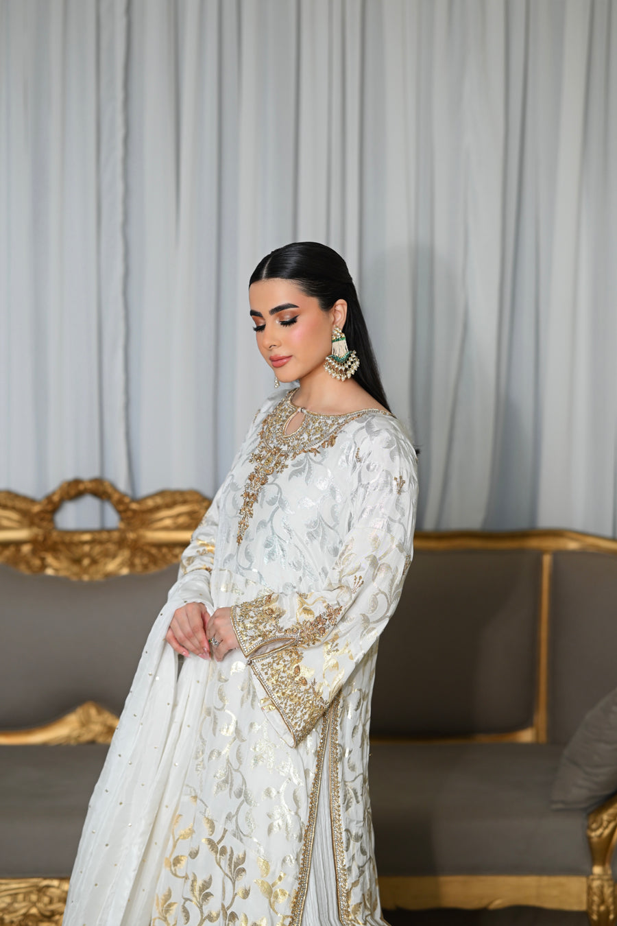 WHITE ROYALE | SHE REIGNS | RJ'S PRET