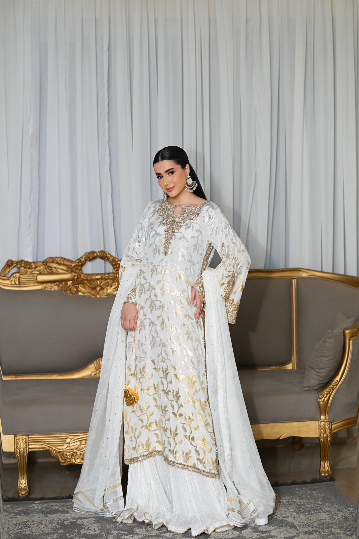 WHITE ROYALE | SHE REIGNS | RJ'S PRET