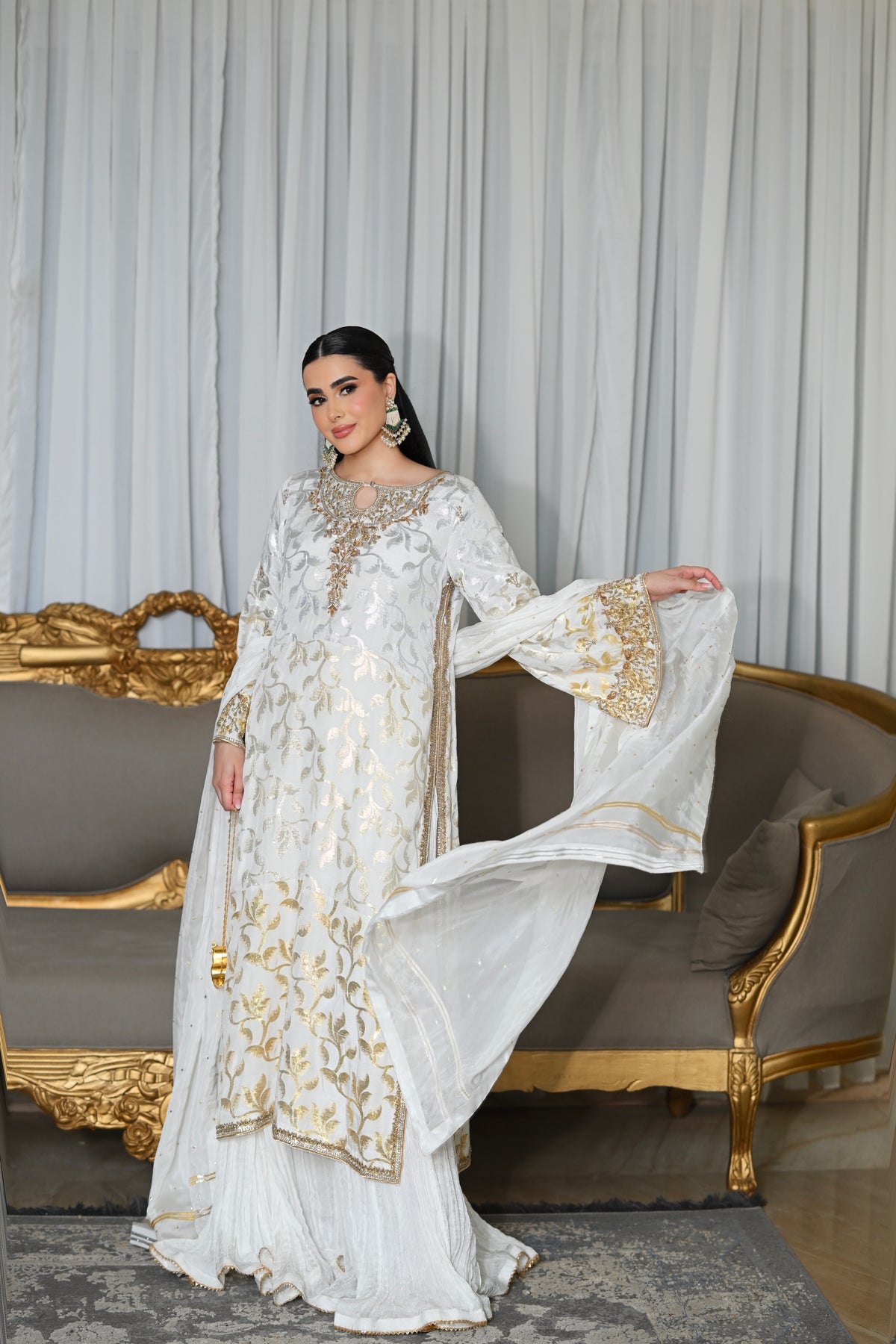 WHITE ROYALE | SHE REIGNS | RJ'S PRET