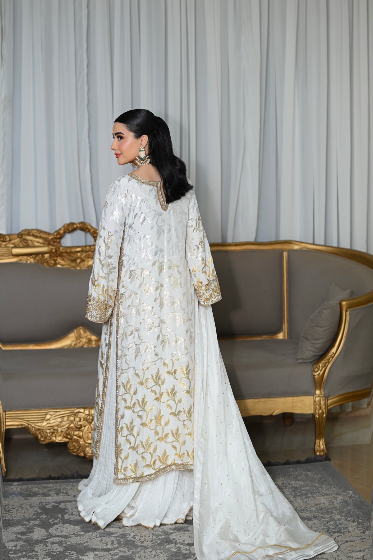 WHITE ROYALE | SHE REIGNS | RJ'S PRET