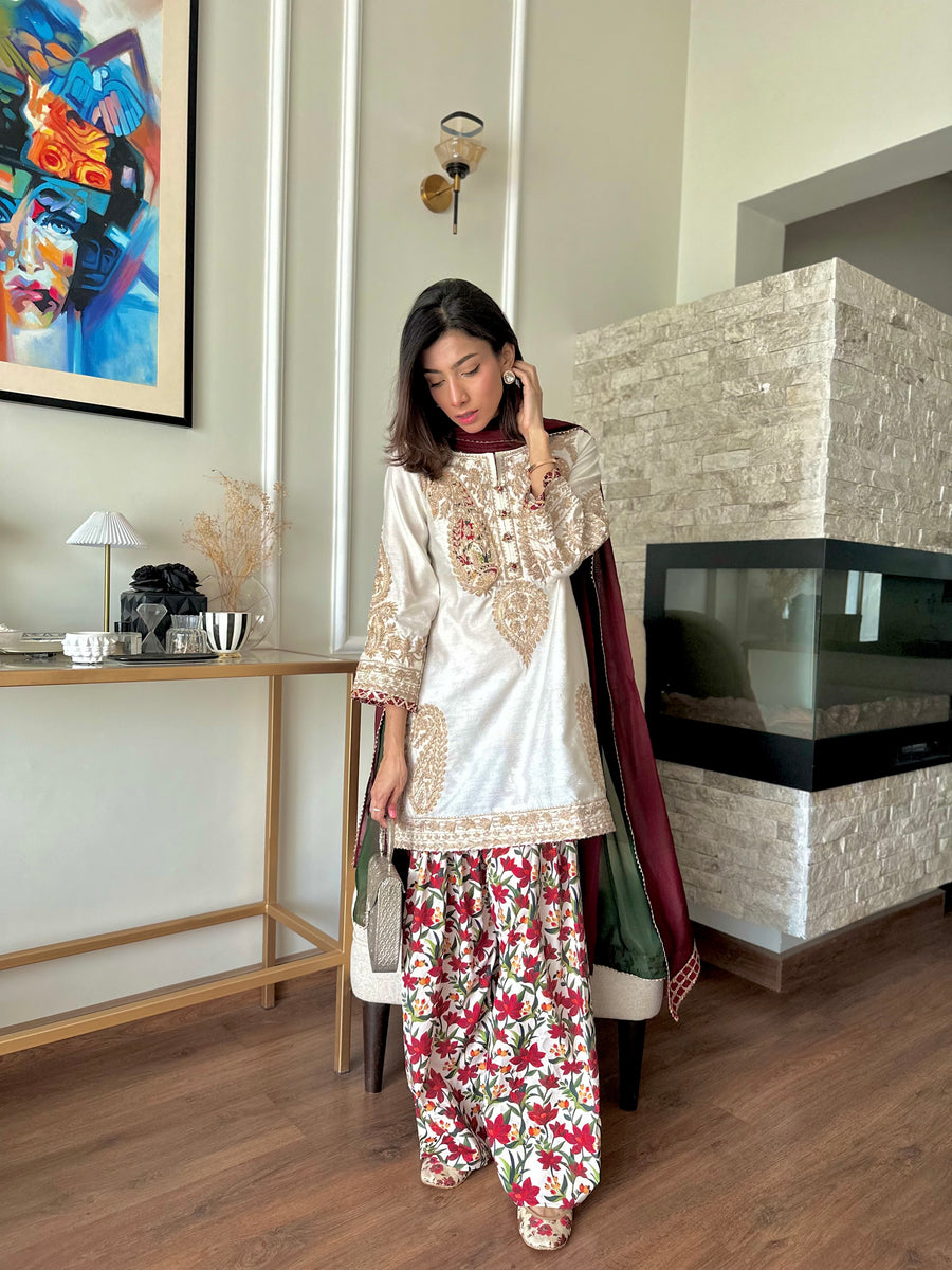 PAISELY BLOOM| TAPESTRY|RJ'S PRET