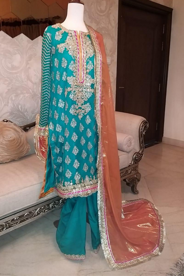 VIBRANT TURQUOISE | PARI | RJ’S PRET